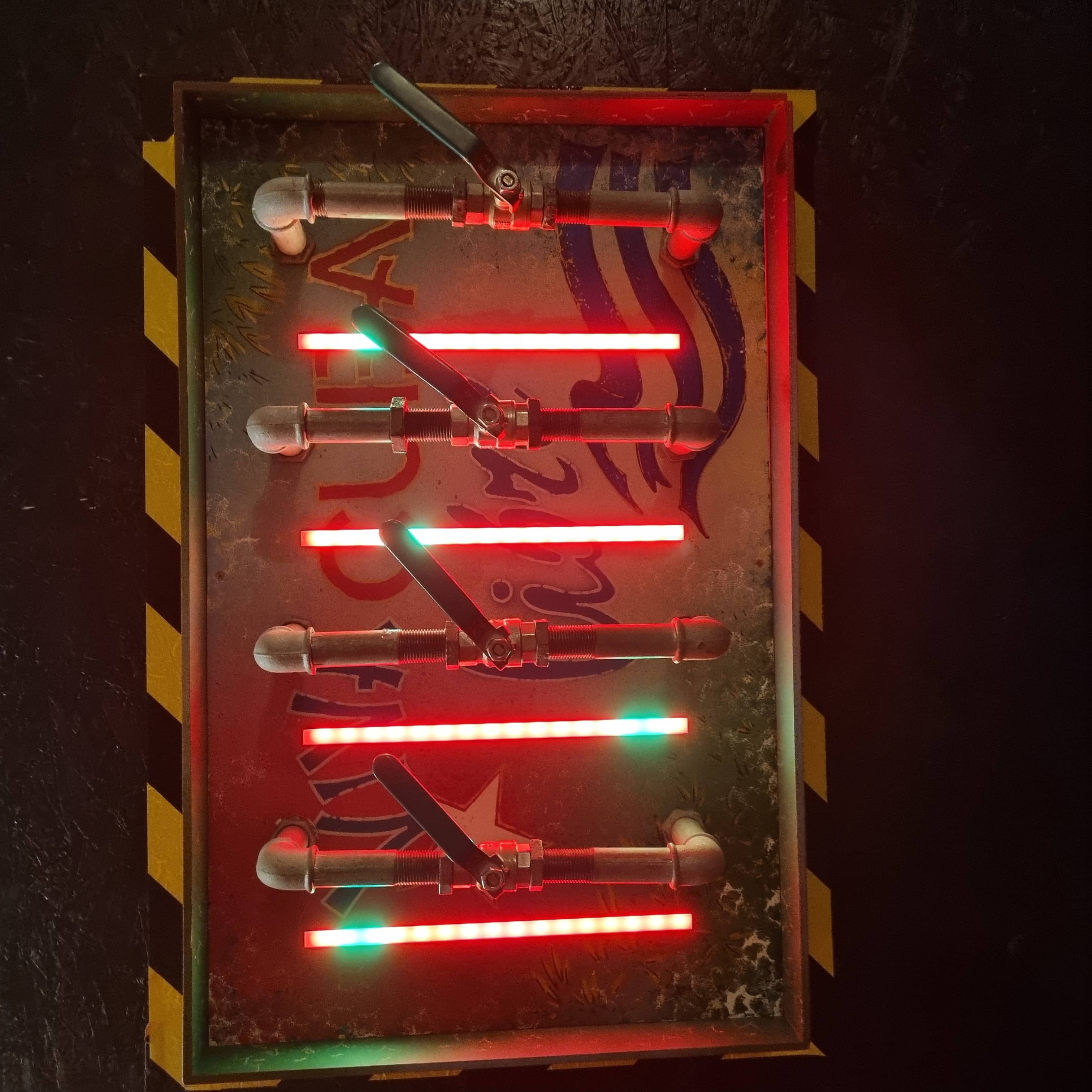 Illuminated pipes in the Cuba Libre escape room